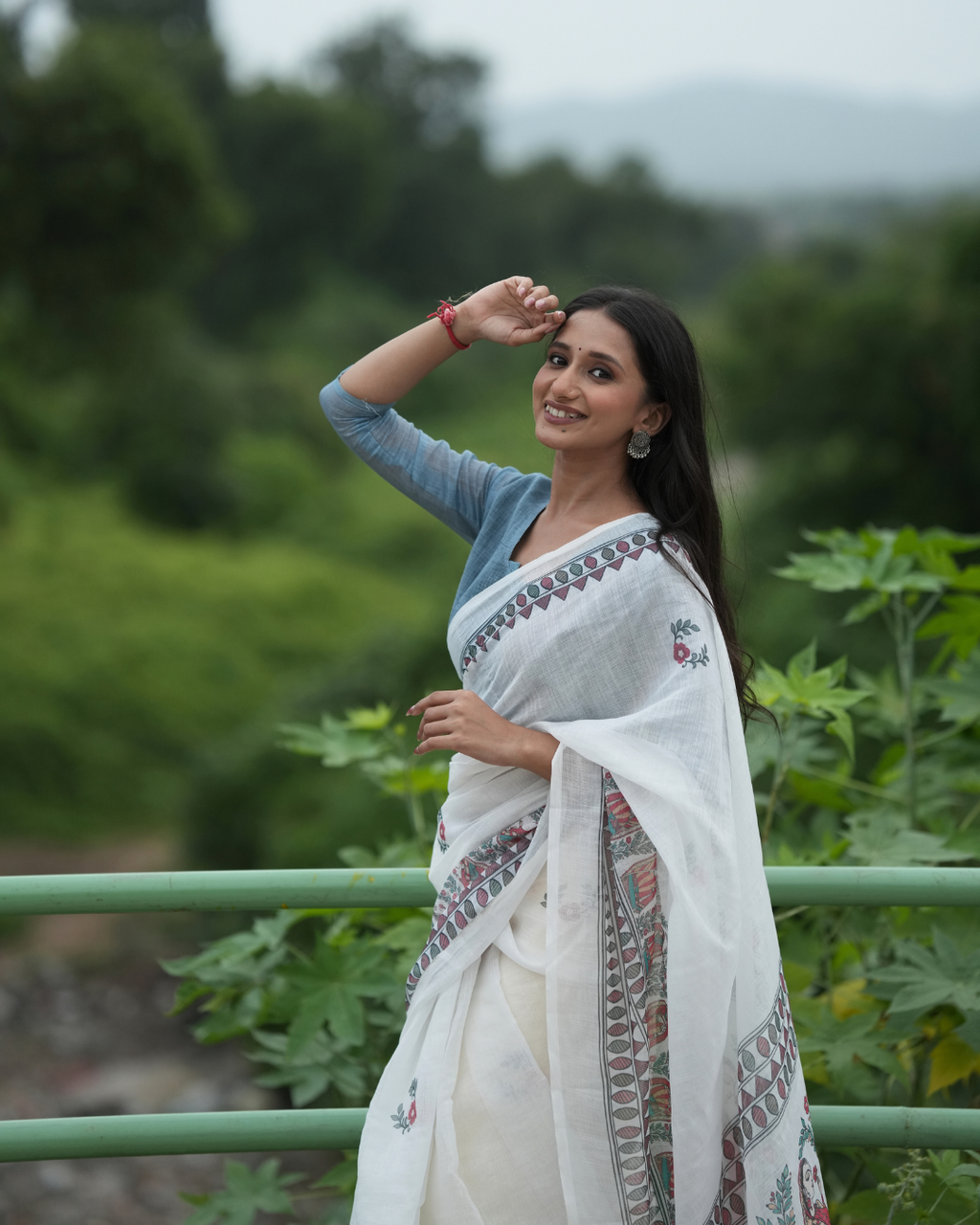Classic White Kalamkari Figurine Printed Linen Saree