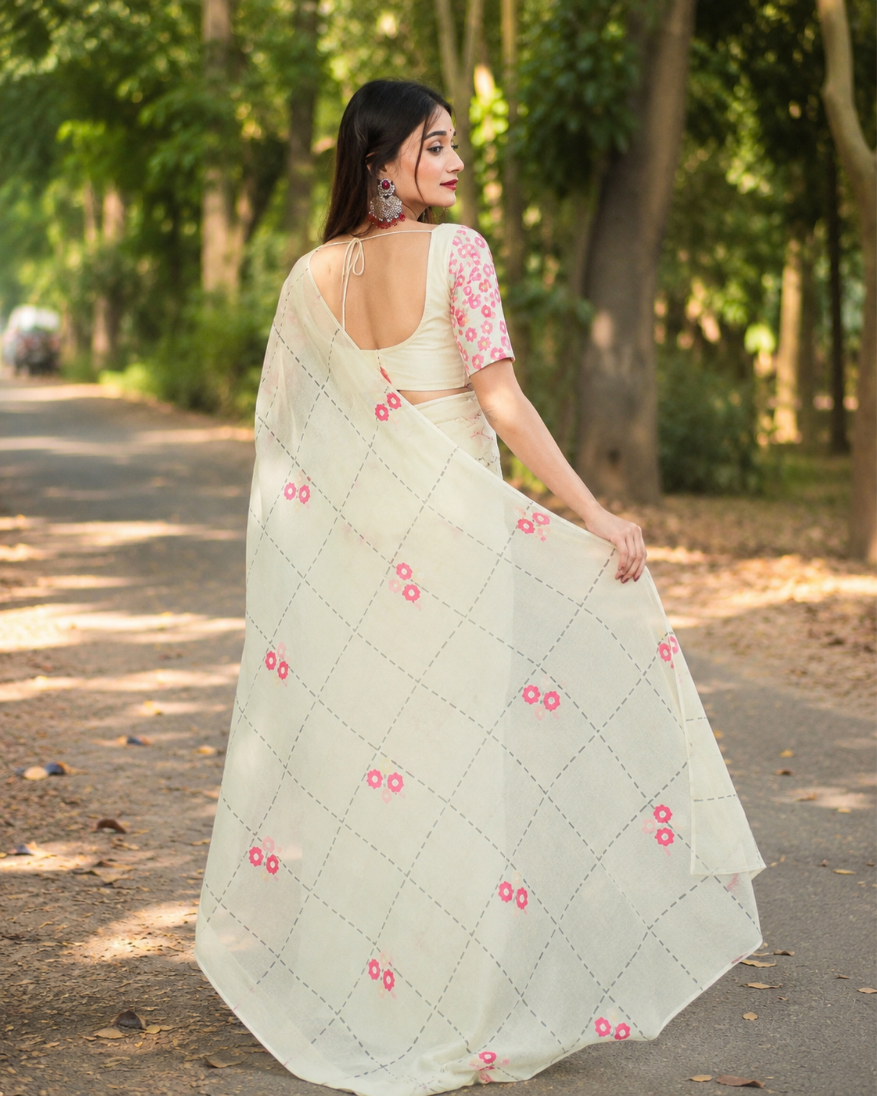 Ivory Pink Floral Check Print Chanderi Saree