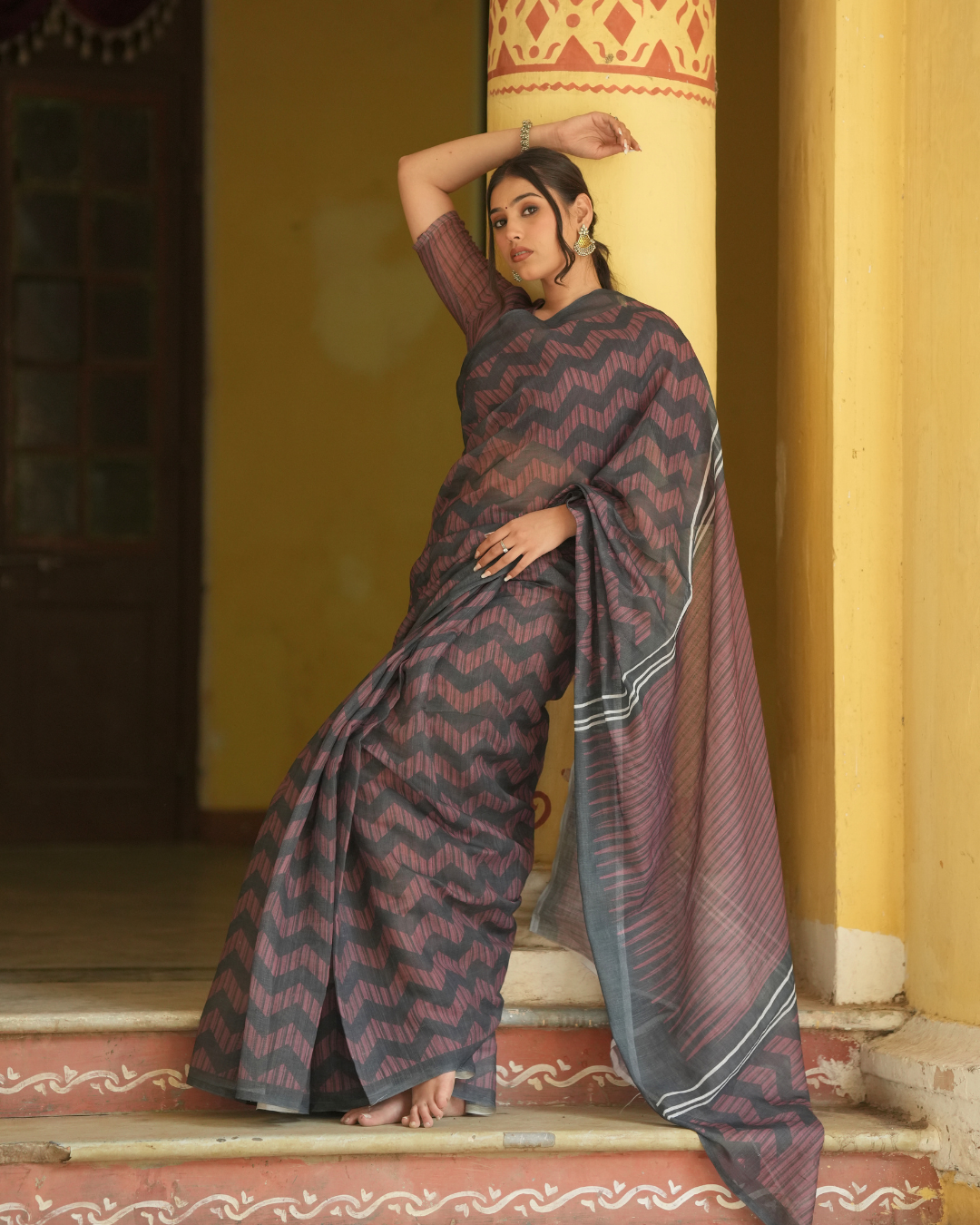 Charcoal Black & Maroon Herringbone Zigzag Linen Saree